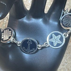 VINTAGE SIGNED T T SILVER TONE MEDALLION LINKS W/ SEA OCEAN THEME SHELLS ANCHORS